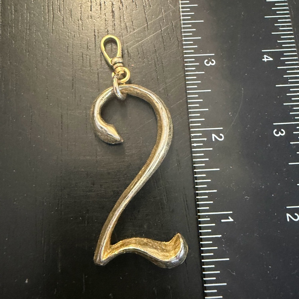 Lulu Frost Plaza charm